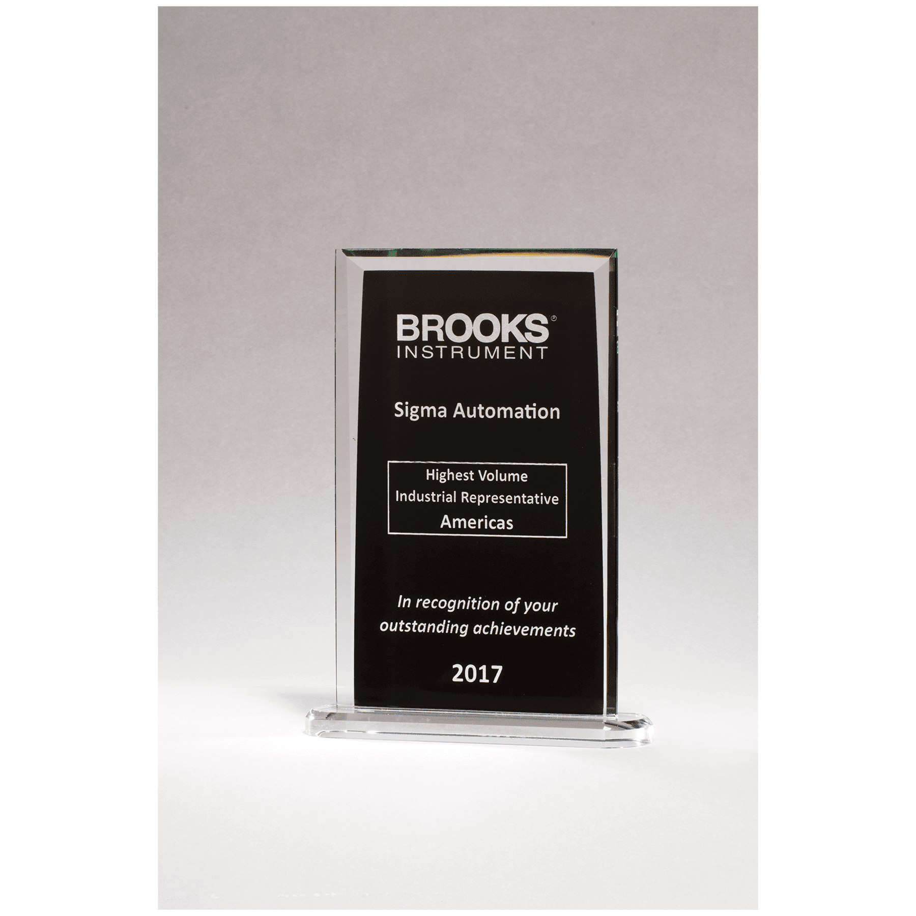 6.5" x 9.25" Rectangular Glass Award with Black Center