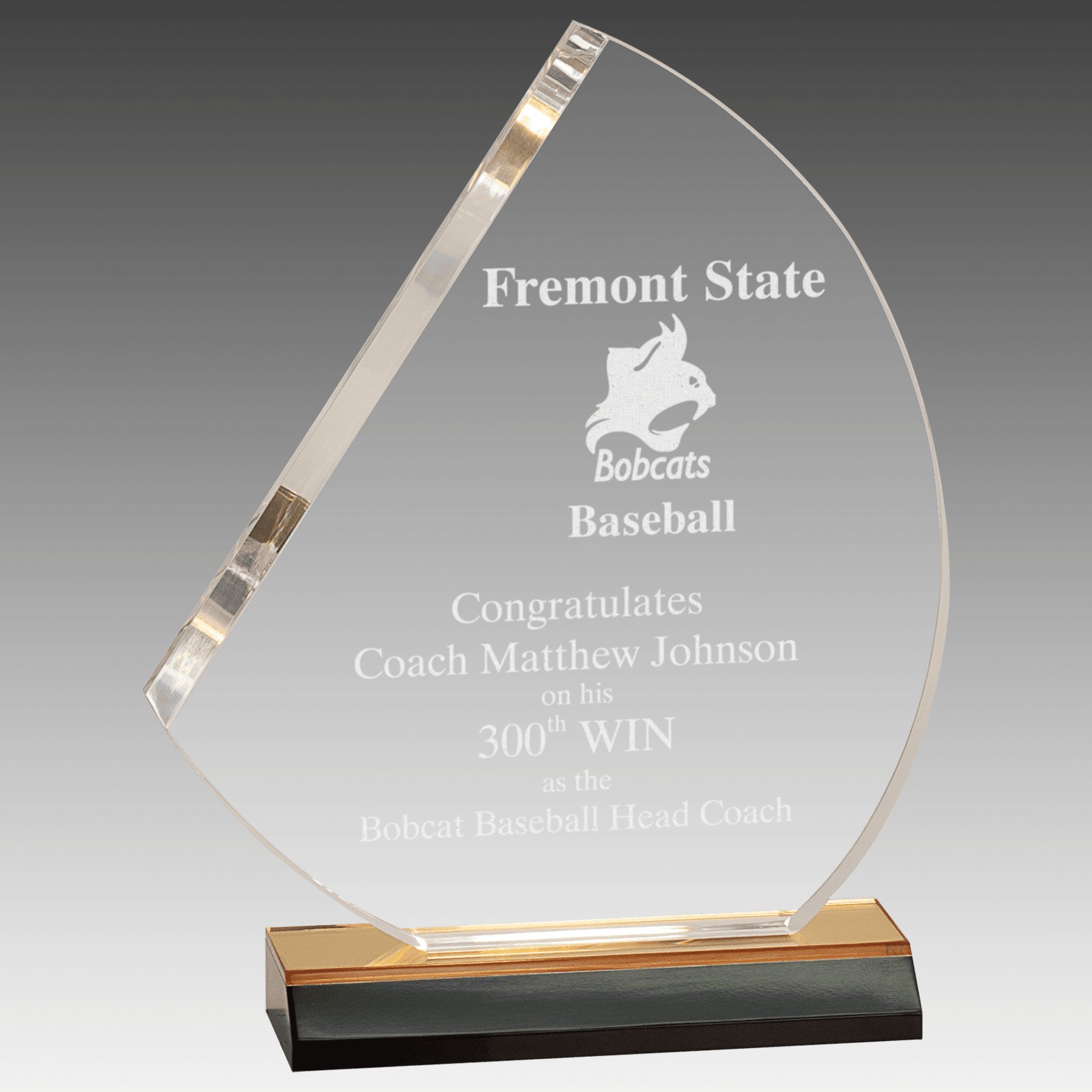 6.25" x 7.25" Gold Sail Acrylic with 5.5" Gold Mirror Base